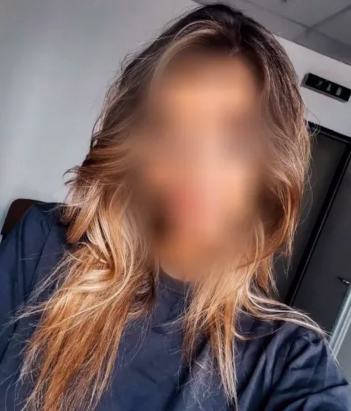 Manuela, 32