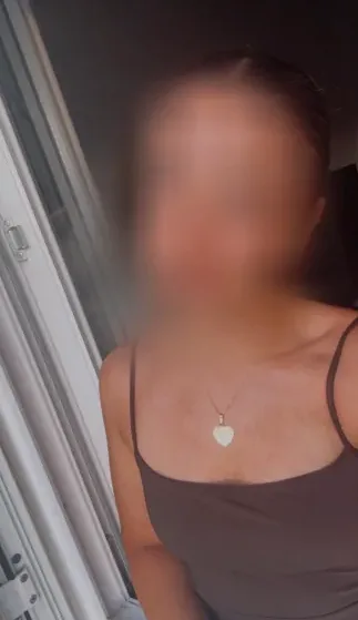 Melanie, 25