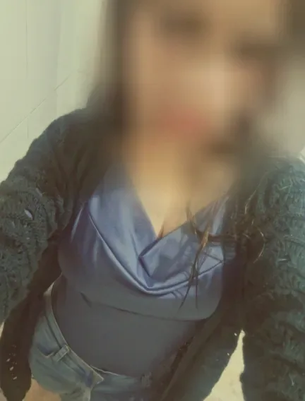 Melanie, 33