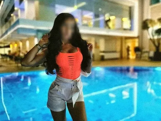 Özlem, 40