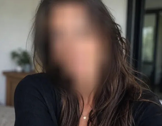 Paula, 38