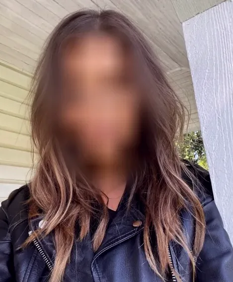 Sandra, 32