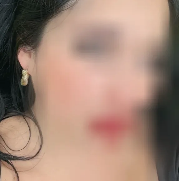 Saskia, 37
