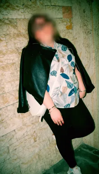 Selina, 29